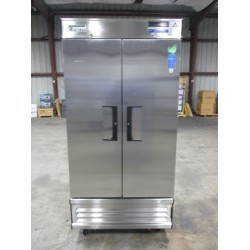 USED EVEREST EBNR2 2 DOOR REACH IN REFRIGERATOR USED EVEREST EBNR2 2 DOOR REACH IN REFRIGERATOR