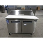 FLOOR MODEL DUKERS DSP48-12-S2 SANDWICH PREP TABLE FLOOR MODEL DUKERS DSP48-12-S2 SANDWICH PREP TABLE