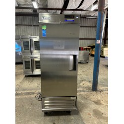 USED EVEREST ONE DOOR FREEZER